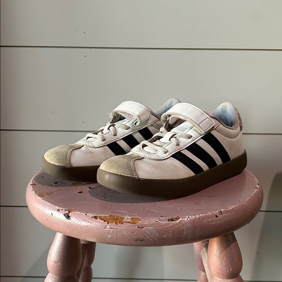 Adidas White and Black Kids' Sneakers - Picture 1 of 3